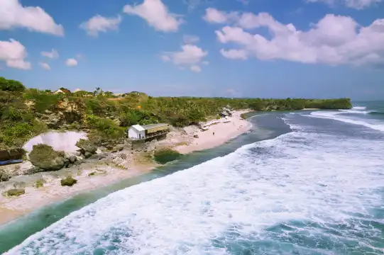 Hotels near Balangan Beach