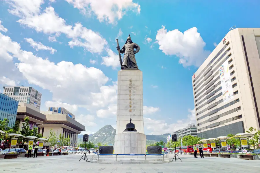 Statue of Admiral Yi Sun Shin