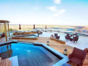 Changbai Mountain Guanlan Holiday Hotel Hot Spring