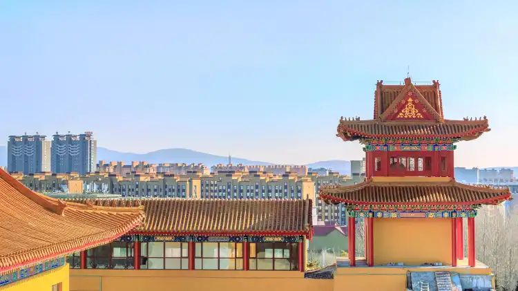 Hotels near Huayan Monastery