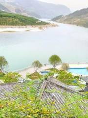 Yanchi River Hot Spring