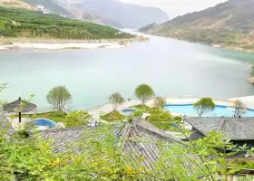 Yanchi River Hot Spring