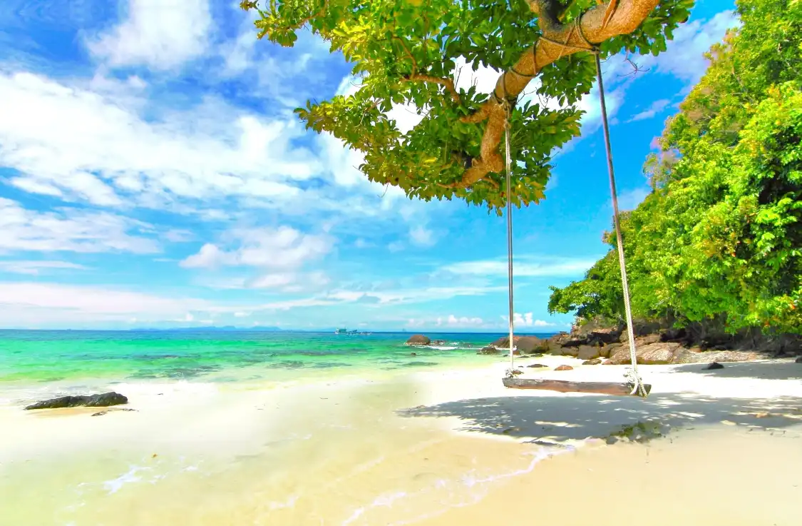 Hotels near Paradise Beach