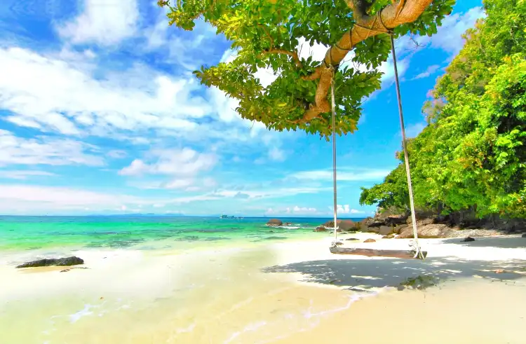 Hotels near Paradise Beach