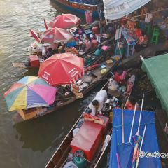Amphawa Floating Market User Photo