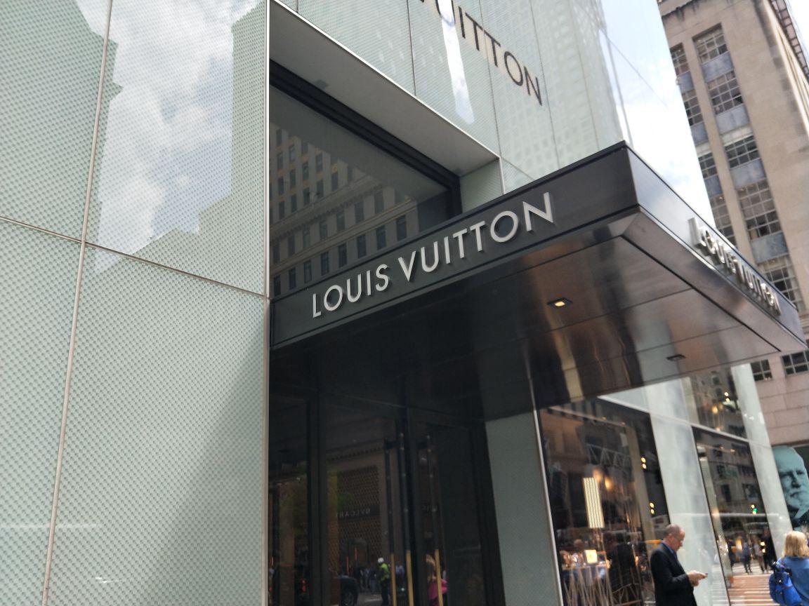 NYC ♥ NYC: Louis Vuitton Flagship Store on Fifth Avenue - November CITY  GUIDE motif