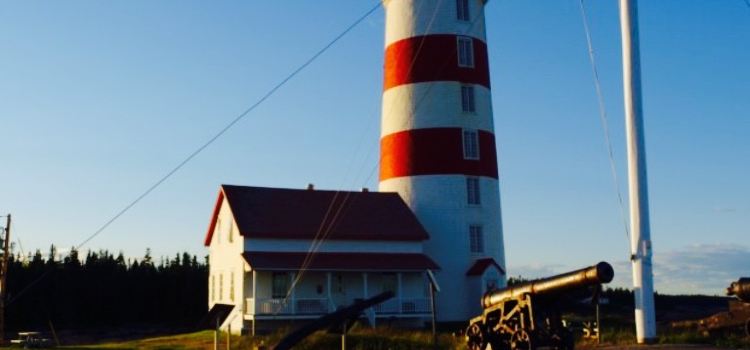 Phare de Pointe-des-Monts