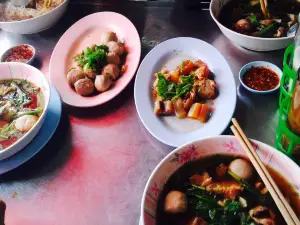 ร้านก๋วยเตี๋ยวเนื้อ ลุงหนั่น