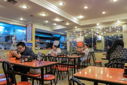 Zhuang Shi LongXing Xiao LongXia MianGuan (WaiTan)