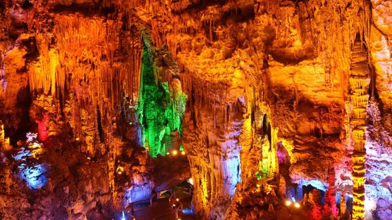 Lion's Cave