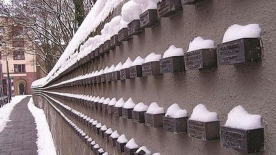 猶太公墓，位於法蘭克福市區，是德國重要的猶太人紀念公墓，公墓
