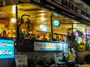 Massaman Restaurant & Bar