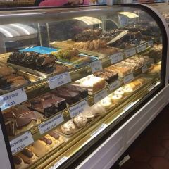 Mike's Pastry User Photo