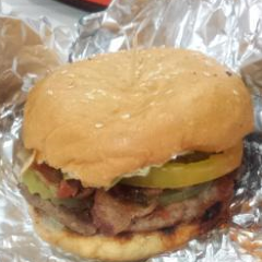 Bem Ermii Burgers & Fries User Photo