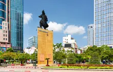 Trần Hưng Đạo Statue