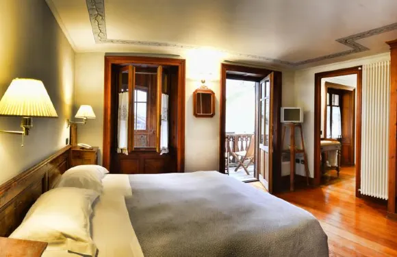 蒙塔涅迪露奇酒店