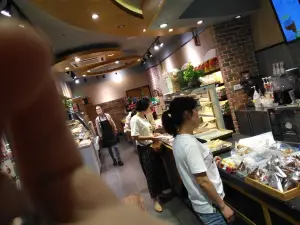 皇冠幸福里动物奶油生日蛋糕(葛店中百仓储店)