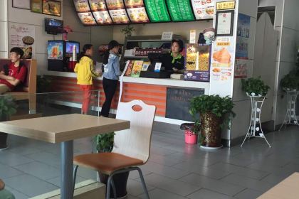 麦加美汉堡(崇文路店)