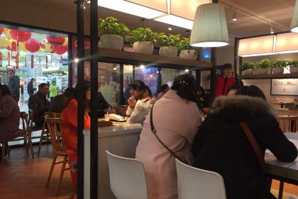 肯德基(遙觀大潤發店)