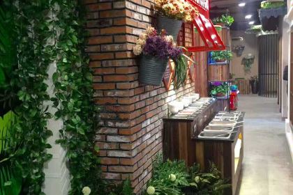 NA XI YU CUN LONG QUAN DIAN