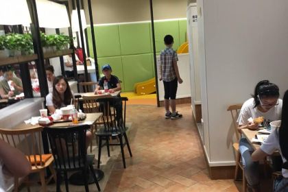 肯德基(融信店)