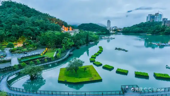 Sun Moon Lake shared transportation one-day tour [Depart from Ximending Night Market in Taipei | Chinese/English guided tour]