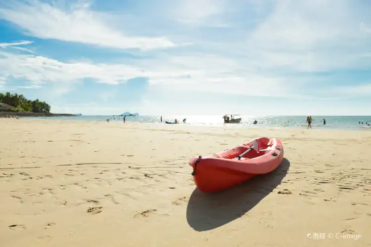 Hotels near Banyue Wan Beach