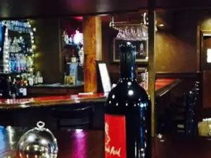 Tom's on Grand