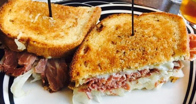 Sterling's Famous Steak Seafood & Salad Bar - On The River