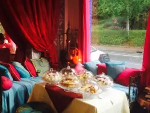 Aux Portes De L'Orient