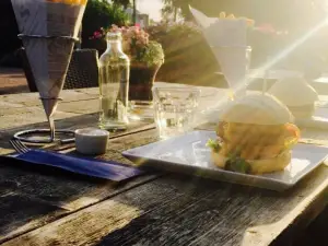 Pannenkoeken restaurant bij de plas