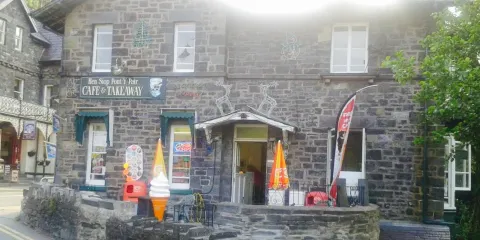 Hen Siop Pont-Y-Pair