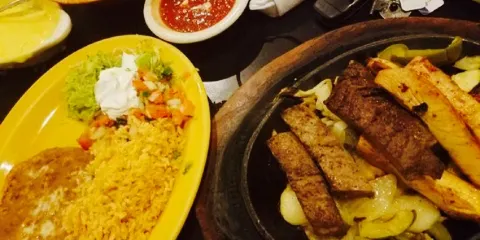 MARGARITA & PEPPERS Mexican Grill & Bar