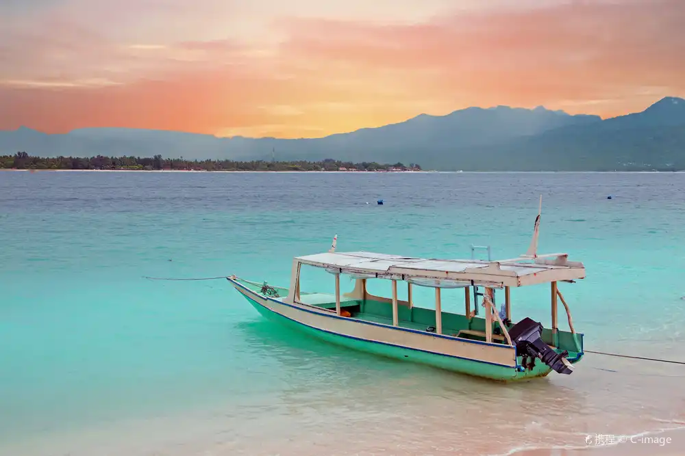 Hotels near Gili Meno island