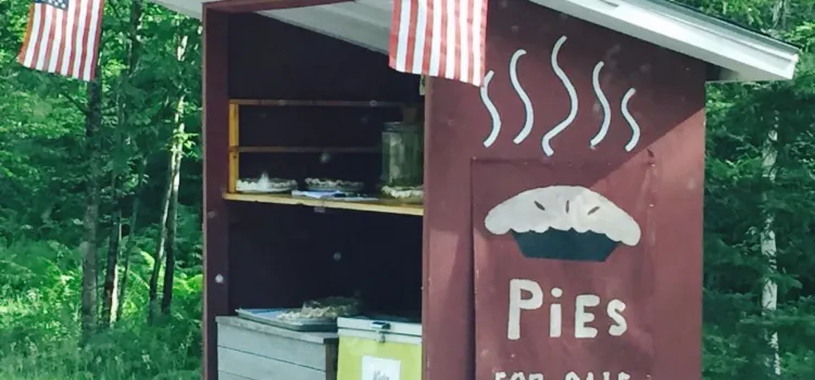 Puzzle Mountain Bakery Pie Stand