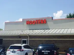 Hooters