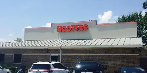 Hooters