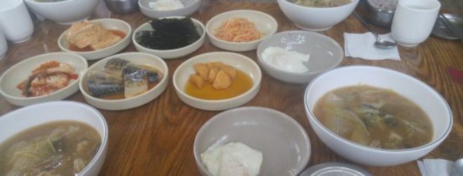 Sintoburi Doenjang Baechu Soup