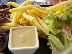 Cafe de la Halle