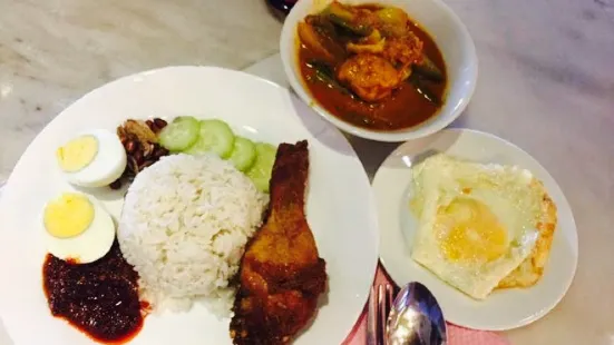 Kampong Delights Food & Beverages