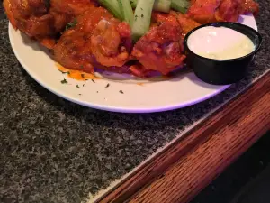 Vannelli's By The Lake