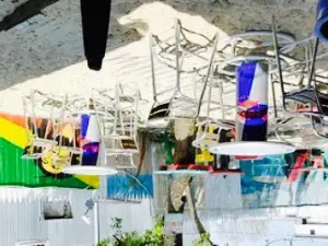 Snappers Waterfront Cafe & Tiki Bar