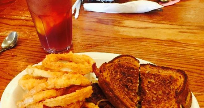 Corner Cafe Riverside