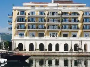 Murano Restaurant Hotel Regent Porto Montenegro