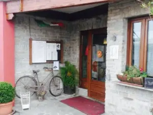 Don Camillo Italian Restaurant Pizza