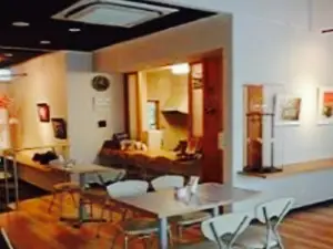 Gallery & Cafe Poporare