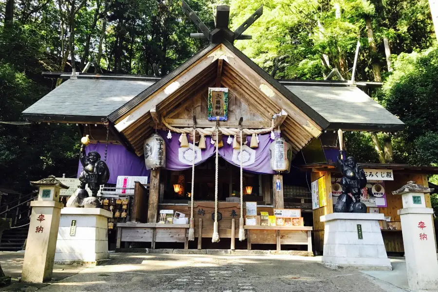 Nakanotake Shrine
