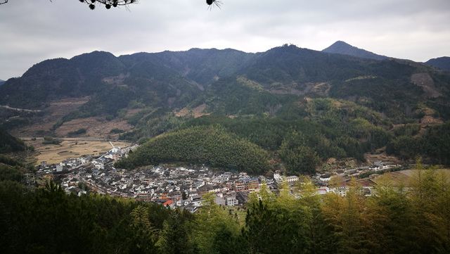 月山村