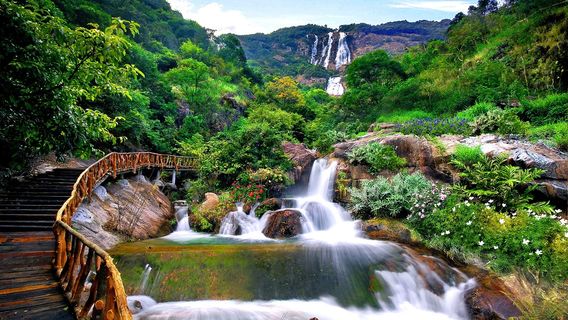 Baishuizhai Scenic Area