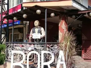 Cafe Bora